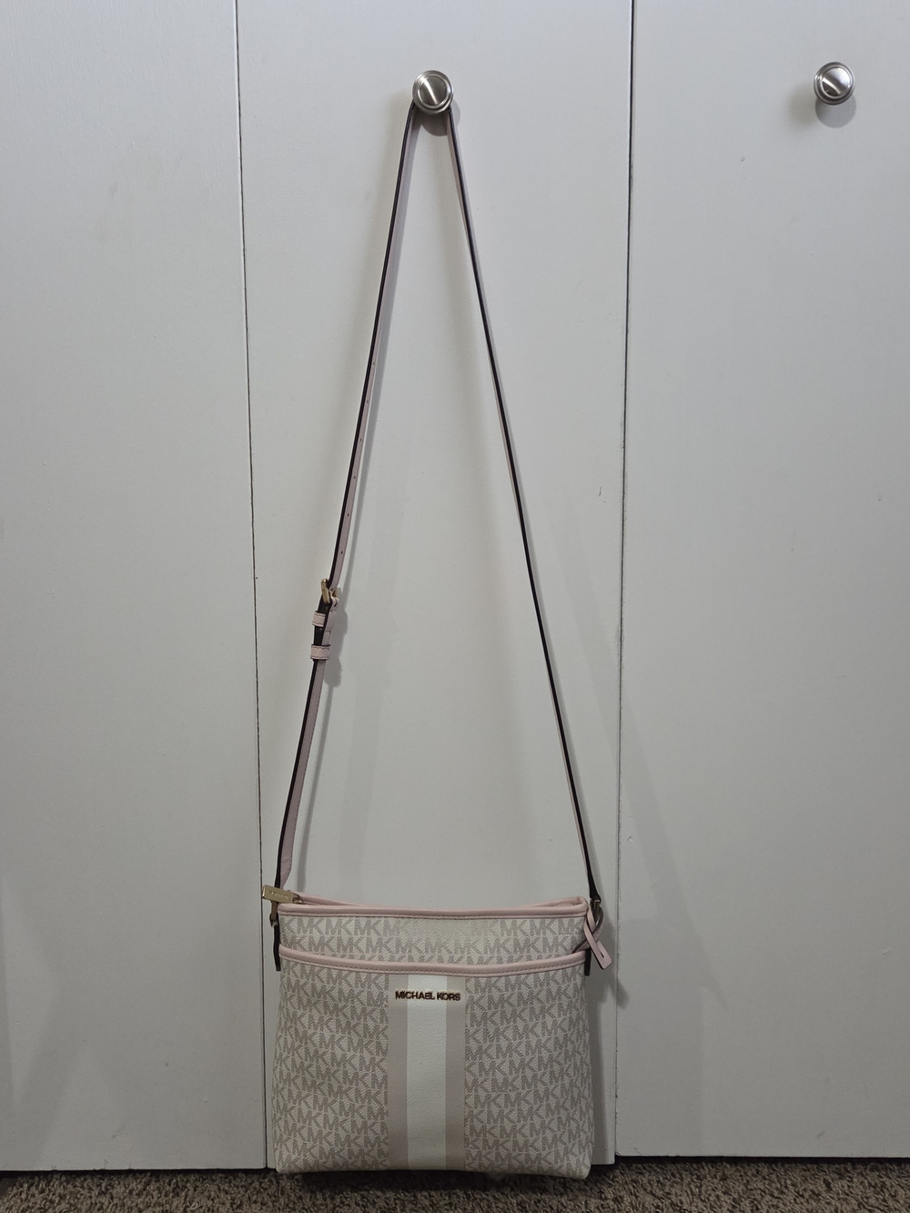 Michael Kors Light Pink and White Signature Stripe Shoulder Bag - Picture 4 of 6
